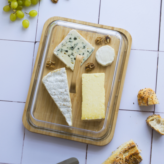 Cheese board with 2 knives