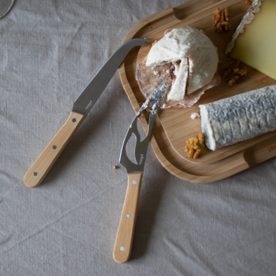 Cheese Board with 2 Knives