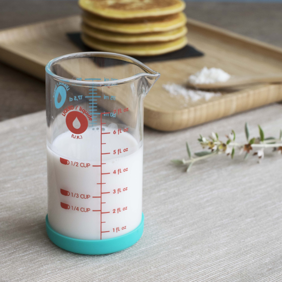 1 litre jug and 200 ml measuring jug